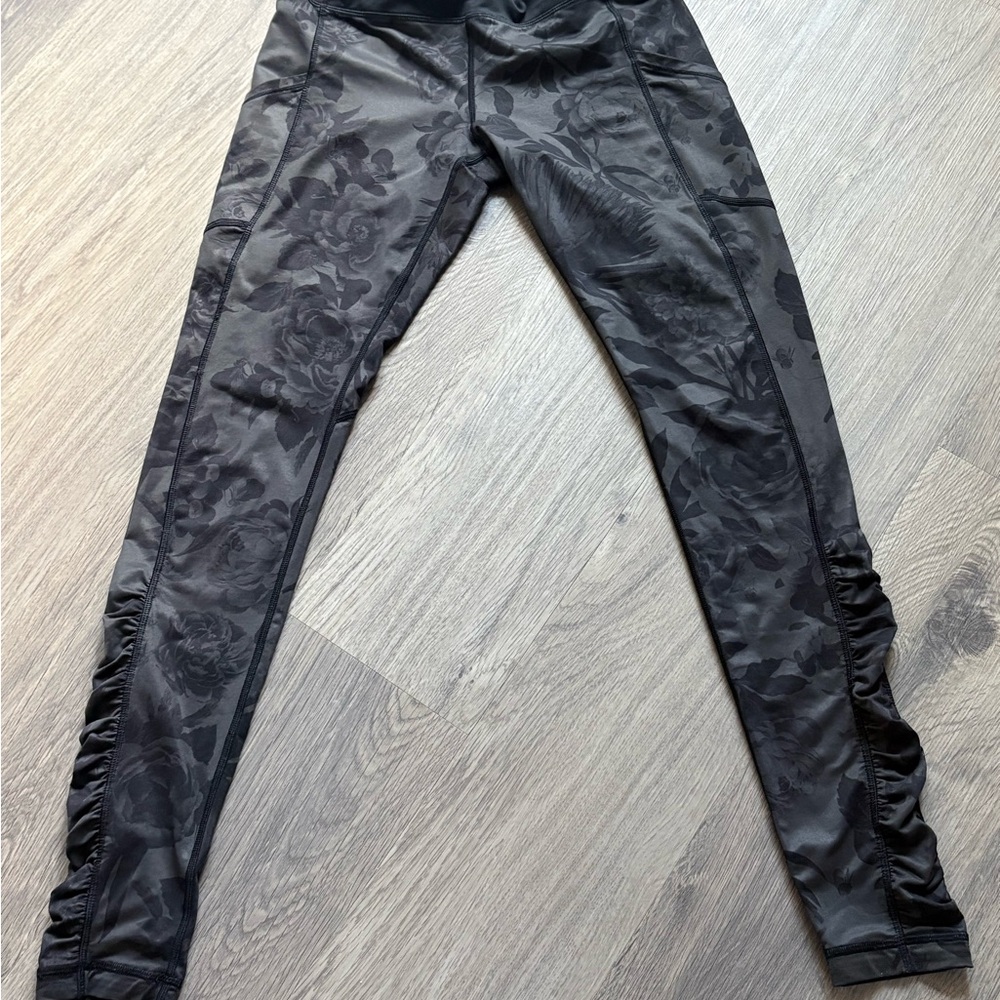 Lululemon Speed Tight Luxtreme Brisk Bloom Black Soot Sz 8 Floral Pockets Ruched